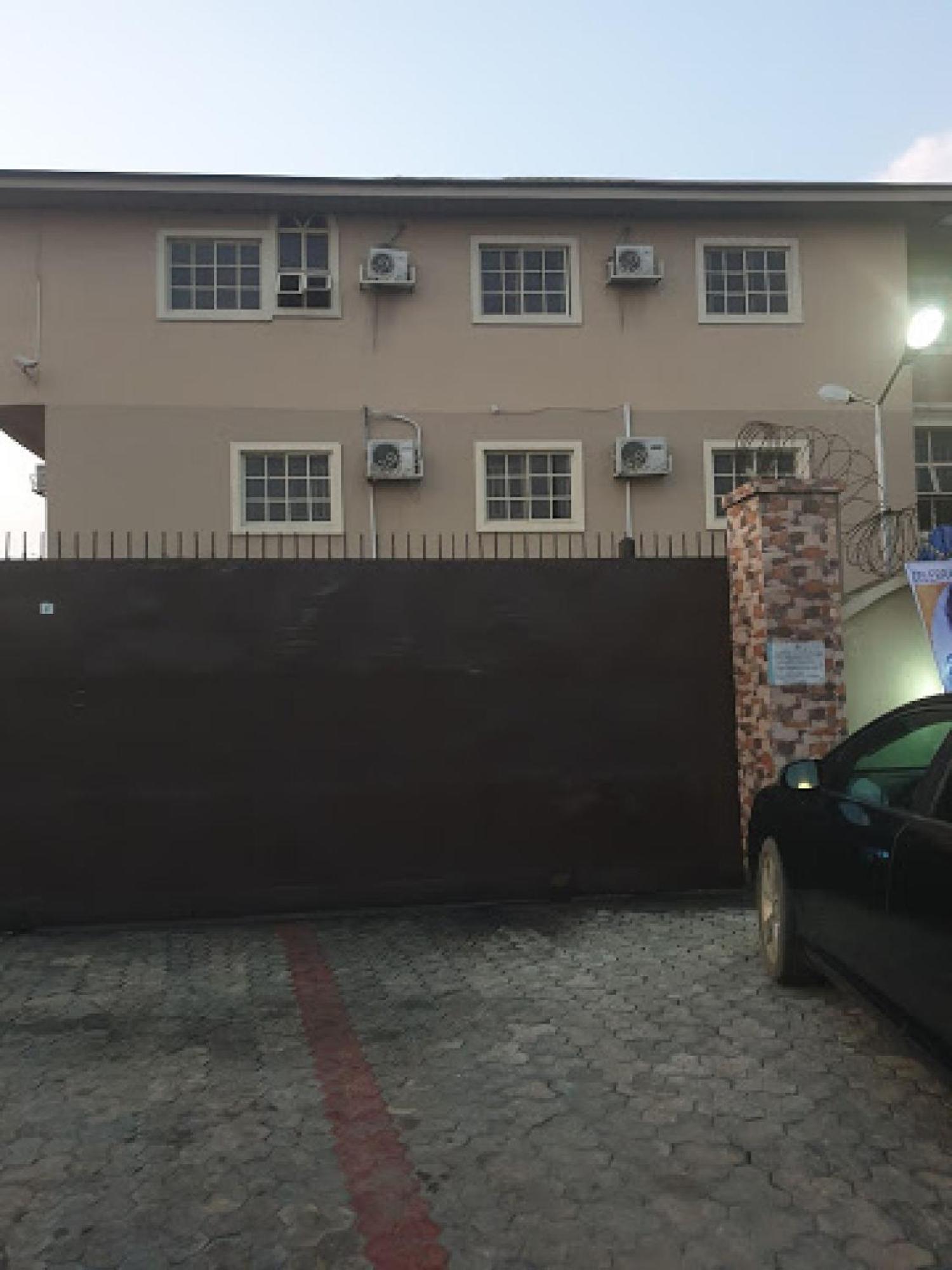 Room In Lodge - Clen-Phil Hotels And Suite Port Harcourt Exterior photo